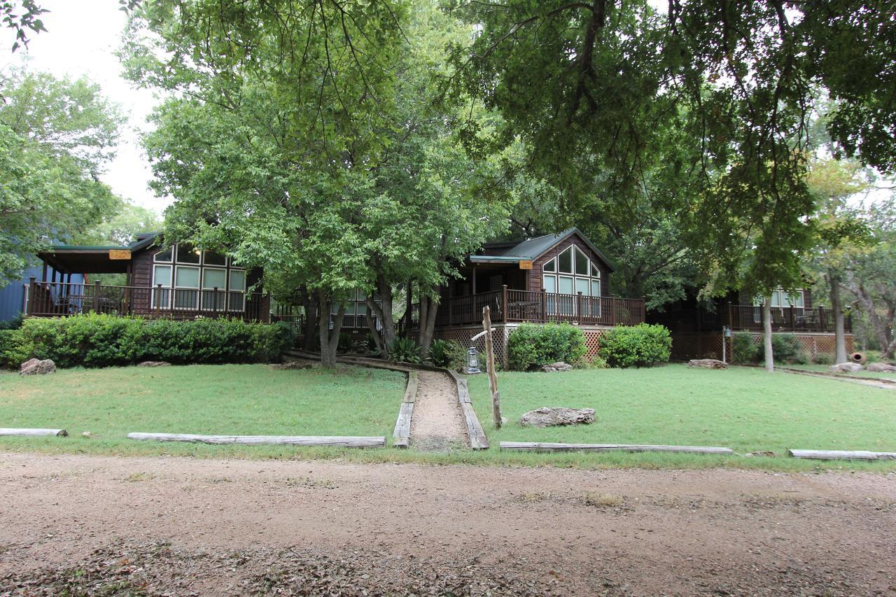 Pecan Cabin Fredericksburg Exterior photo